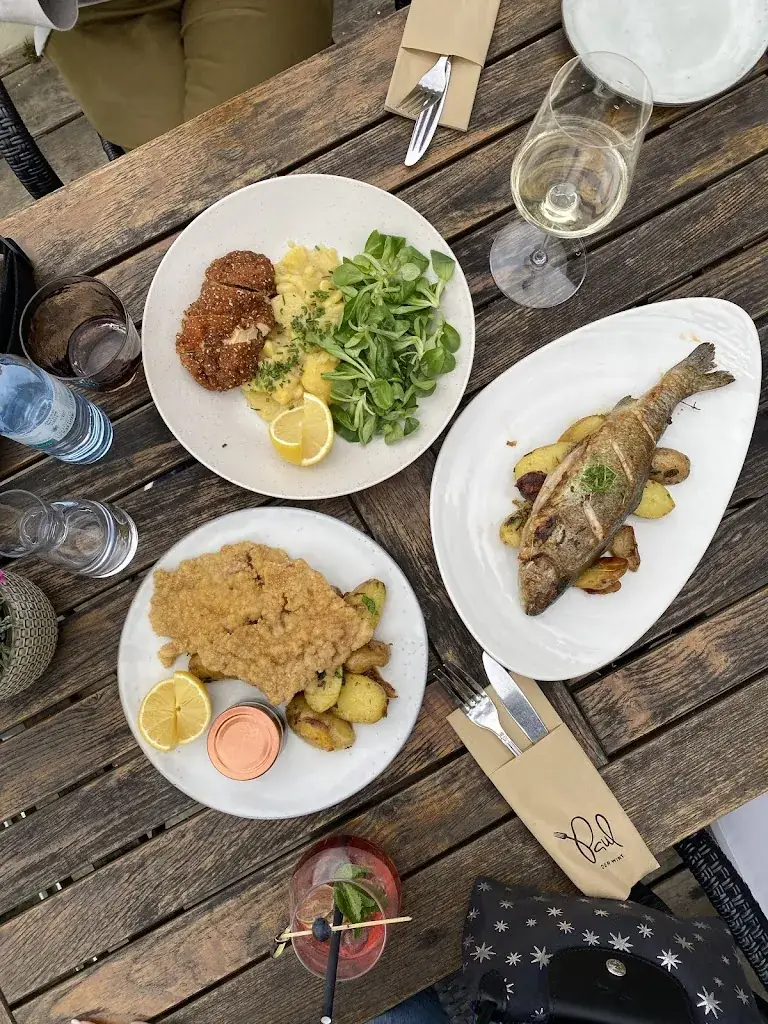 Panisara Sittiwong_PAUL der Wirt_Strobl_recensione