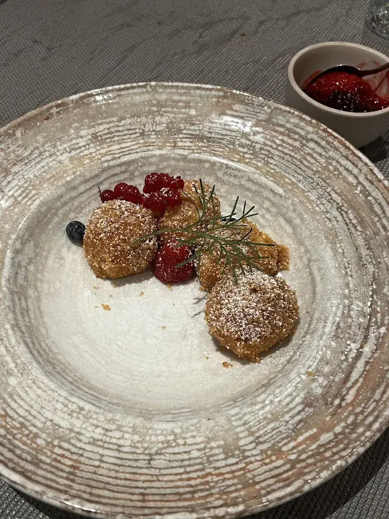 leana catharina_SeeSushi_Strobl_review