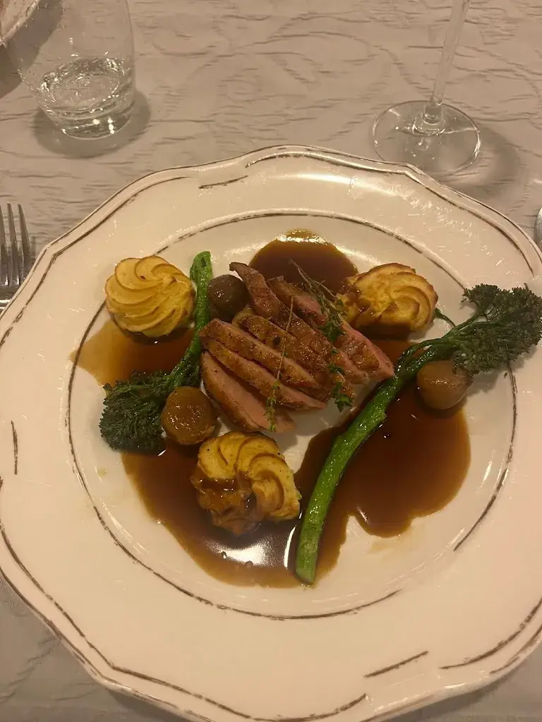 Henri Moncheur de Rieudotte_Gasthof Wiesenhof GmbH_Strobl_avis