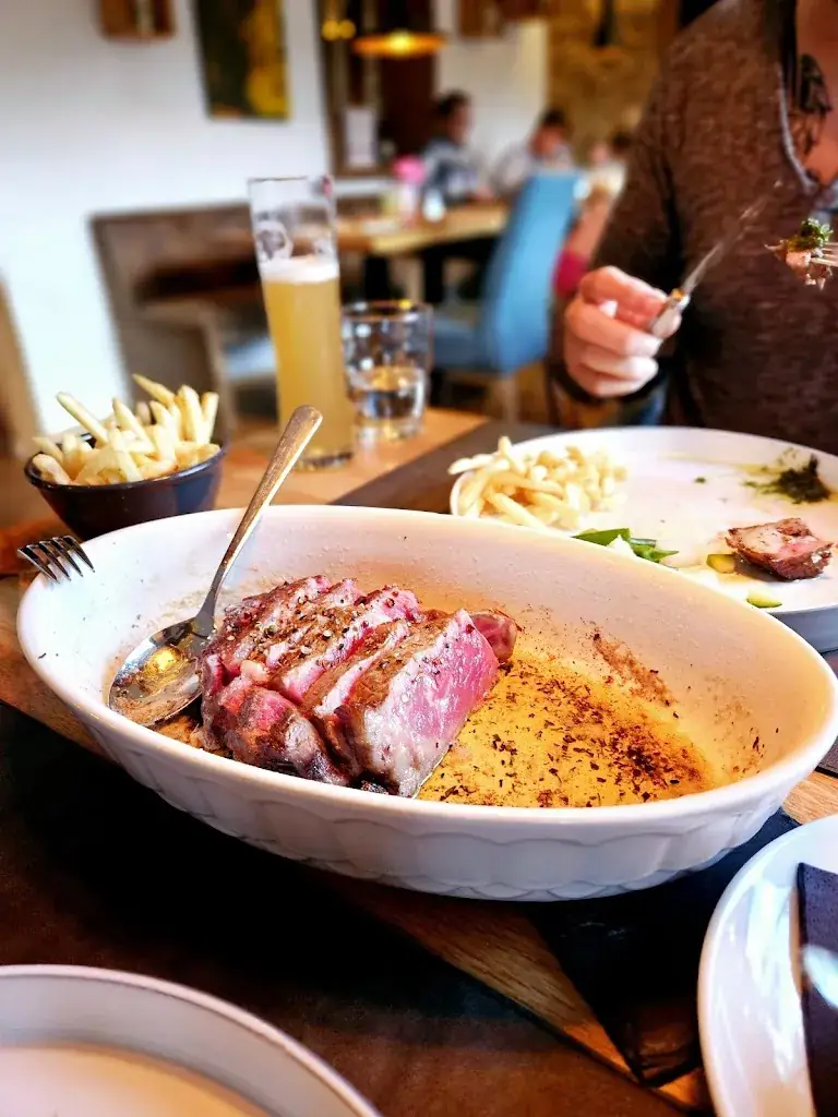 Burcin Ulgen_dSpeis Genussaufnahmestube_Strobl_recensione