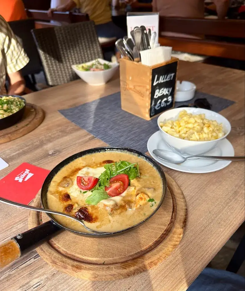 Seiriol Dawes-Hughes_Christians Gasthaus_Thumersbach_review