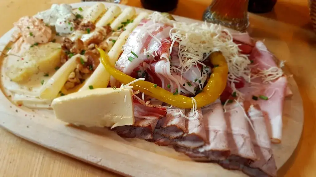 Menu_Dikt´n Alm_Untertauern_image_7