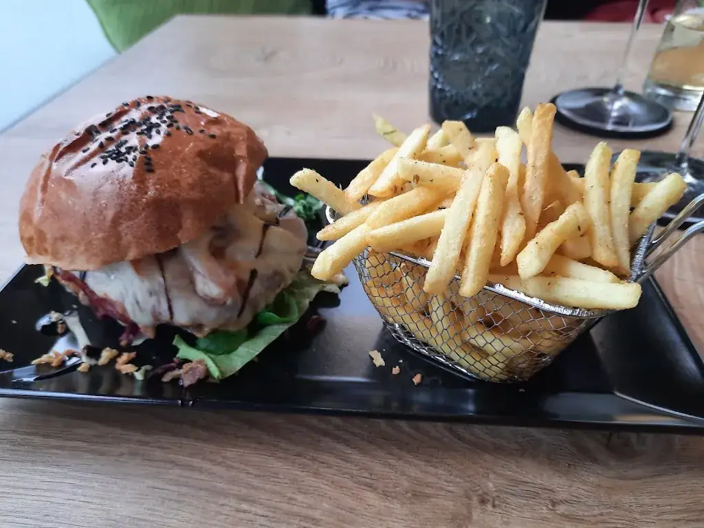 Menu_Ours Lounge Restaurant_Unken_image_6