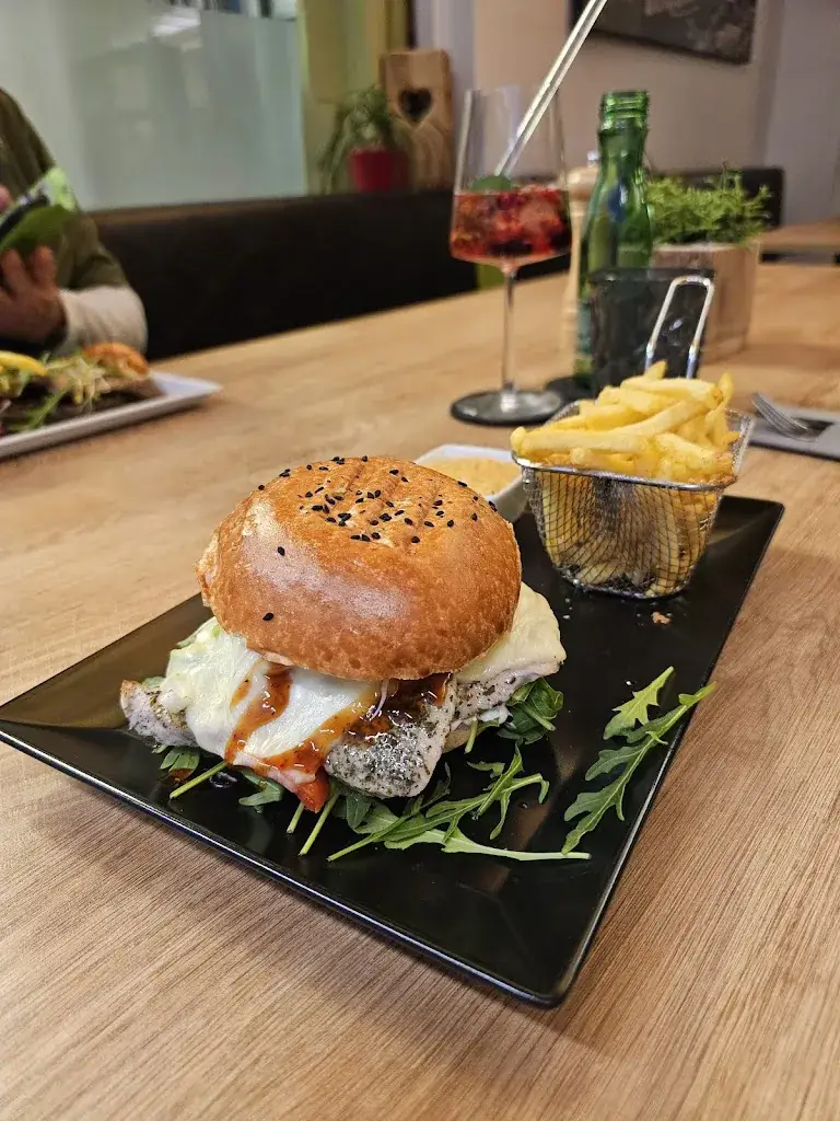 Menu_Ours Lounge Restaurant_Unken_image_7