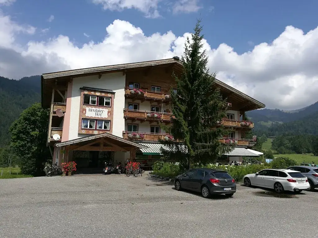 Jiří Lička_Heutaler Hof_Unken_review