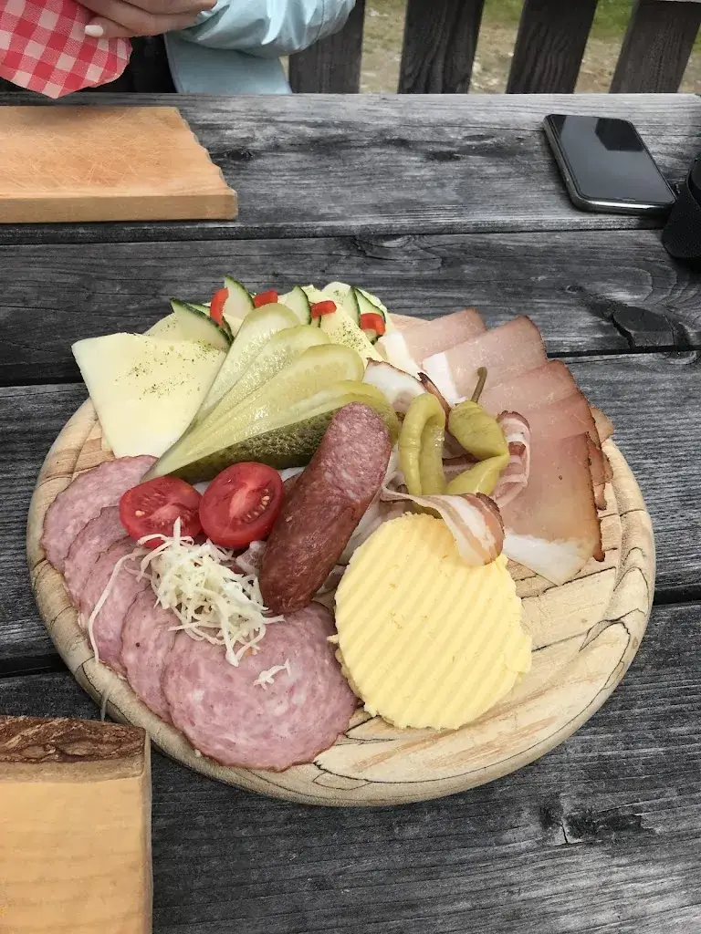 daniel szczukenzo_Twenger Alm_Tweng_review