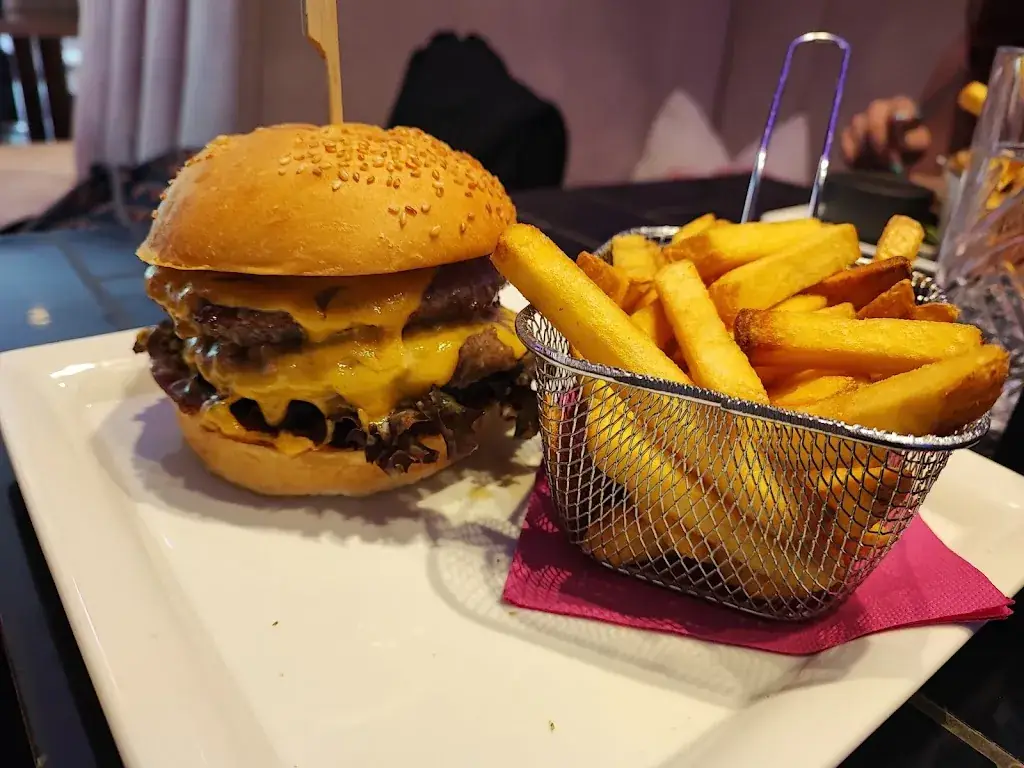 Kalmer Kaljuste_Lazy Flamingo Diner - American Restaurant & Bar_Tweng_review