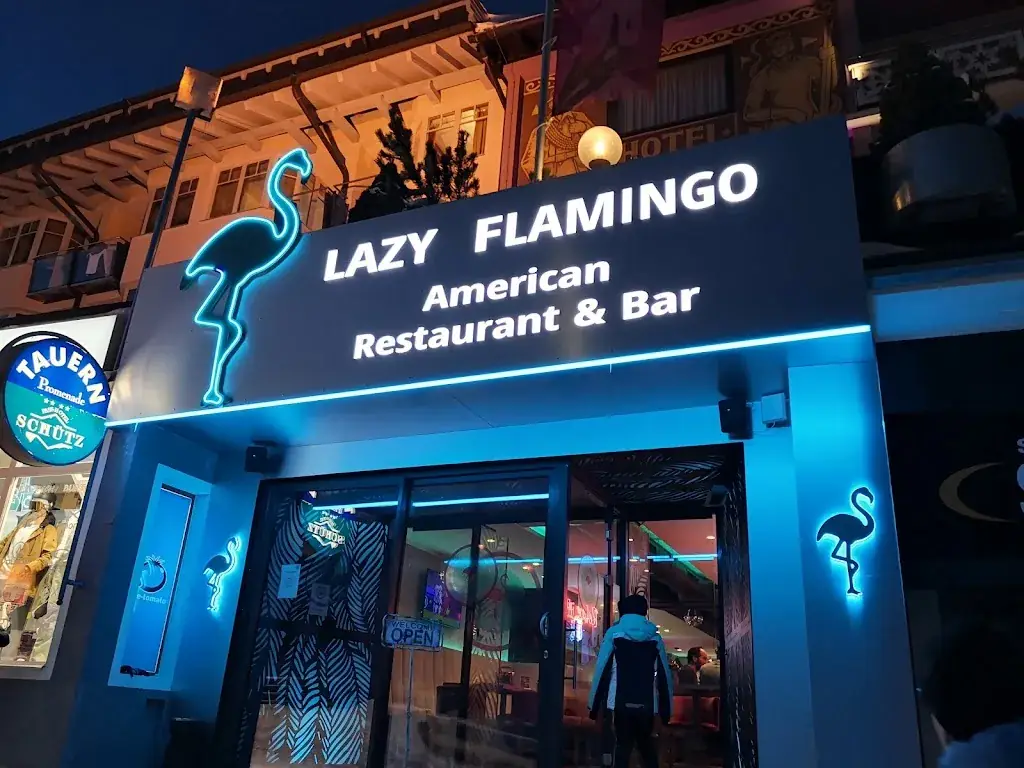 Lazy Flamingo Diner - American Restaurant & Bar_Tweng_slider_image_1
