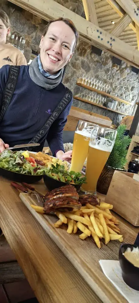 Vanja Zvonar_Treff 2000_Tweng_review