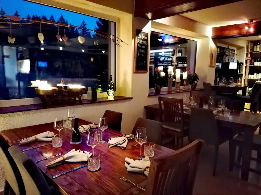 Restaurant Vinothek WeinZeit_Wald im Pinzgau_slider_image_1