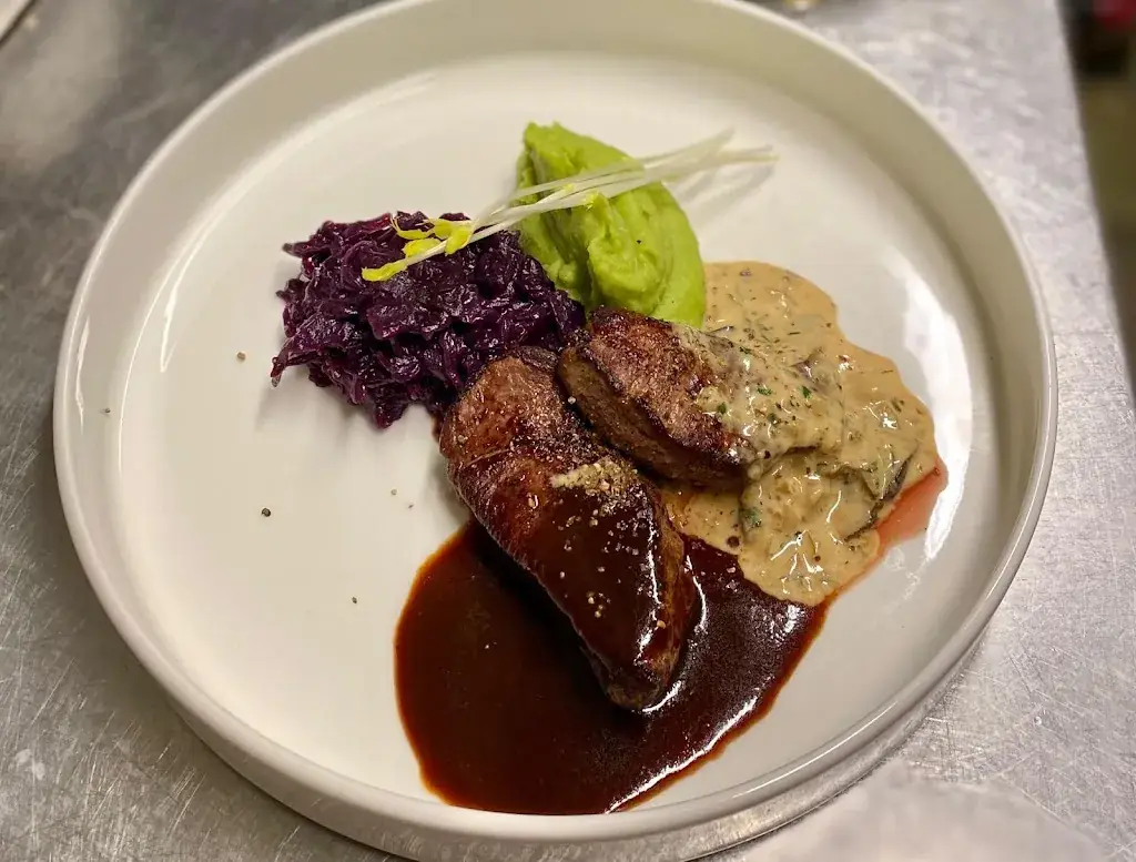 Restaurant Vinothek WeinZeit_Wald im Pinzgau_slider_image_2