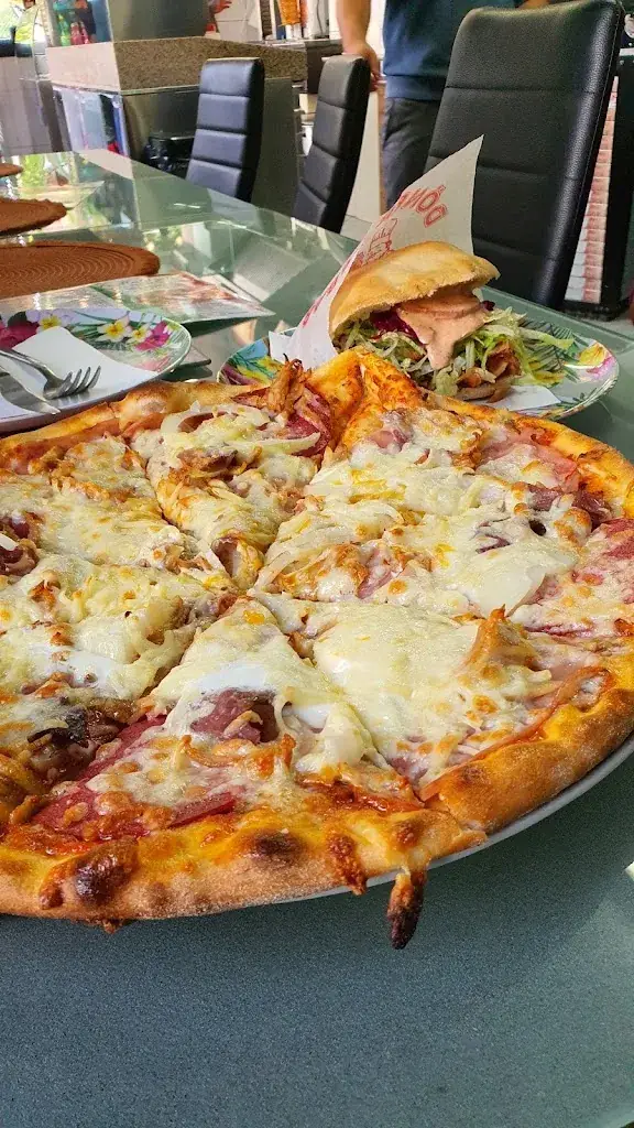 Abhinav_Mahlzeit Express Pizza und Kebap_Admont_review