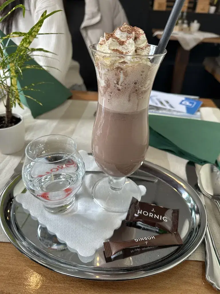 Goh Xue Qi_Park Cafe_Admont_review