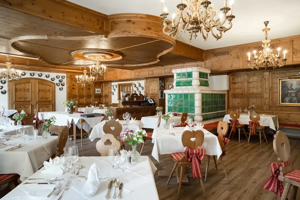 Restaurant Zirbe im IMLAUER Hotel Schloss Pichlarn ristorante a Aigen im Ennstal