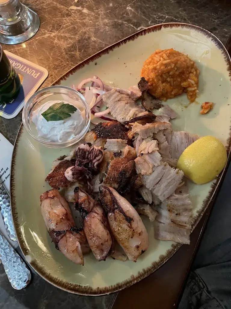 Iztok Žgalin_Greek Restaurant Dimitra_Abtissendorf_avis