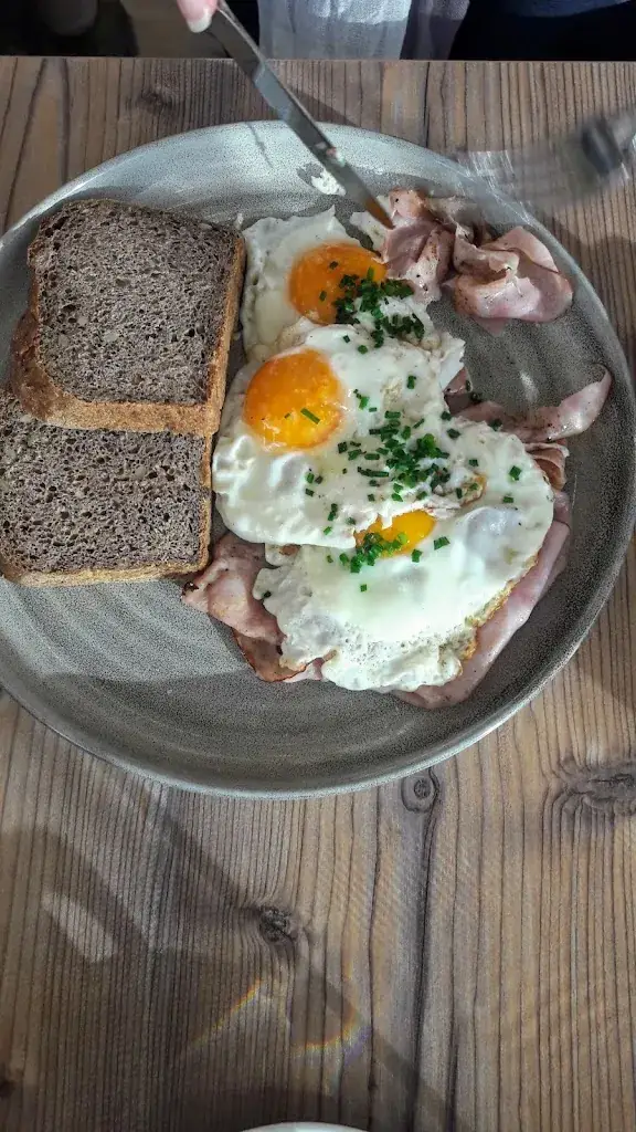 Menu_Leo - Essen | Trinken | Schlafen | Tanzen_Abtissendorf_image_7