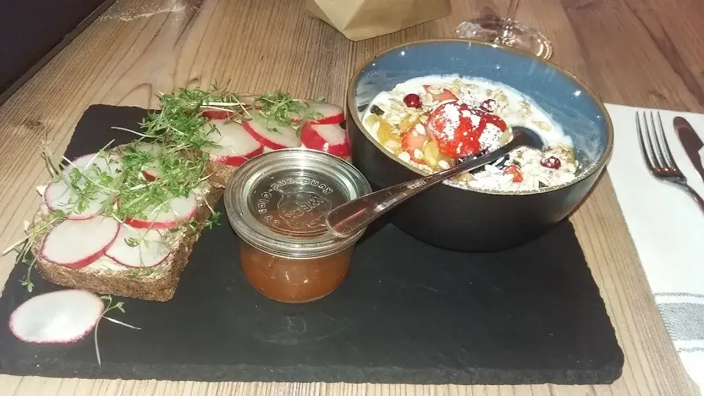 Menu_Leo - Essen | Trinken | Schlafen | Tanzen_Abtissendorf_image_8