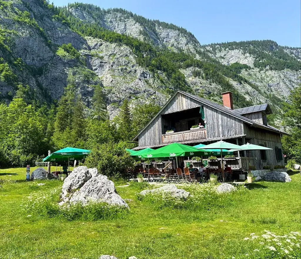 Seiriol Dawes-Hughes_Jagdhaus Seewiese_Altaussee_review