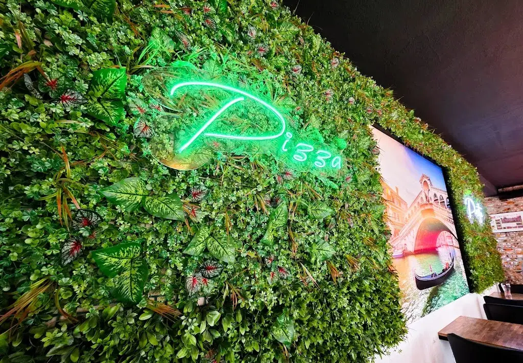 Thomas A. PAL_Pizzeria Venecia_Pinkafeld_avis