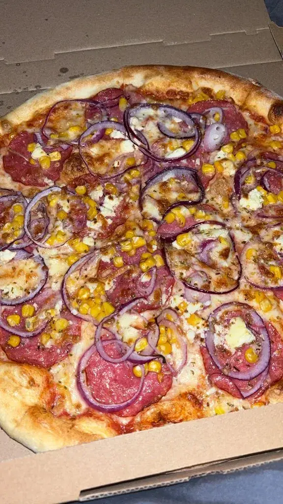 Michelle Karolyi_Pizzeria Venecia_Pinkafeld_avis