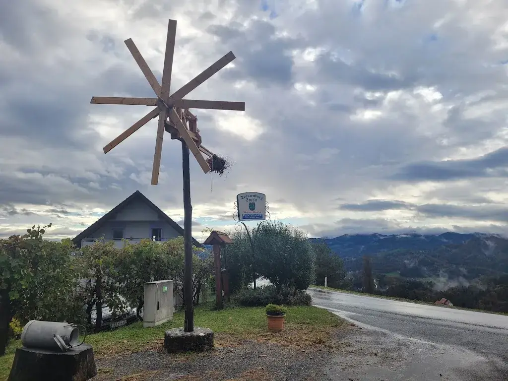 Gábor Bödecs_Trautenburg Stub'n_Arnfels_review