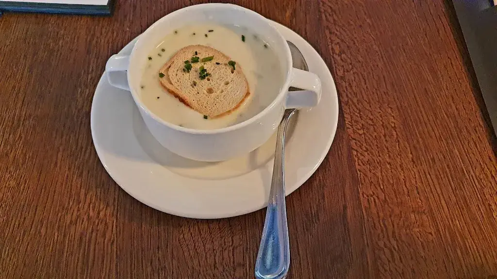 Lukas Kulmer_Regentag_Bad Blumau_avis