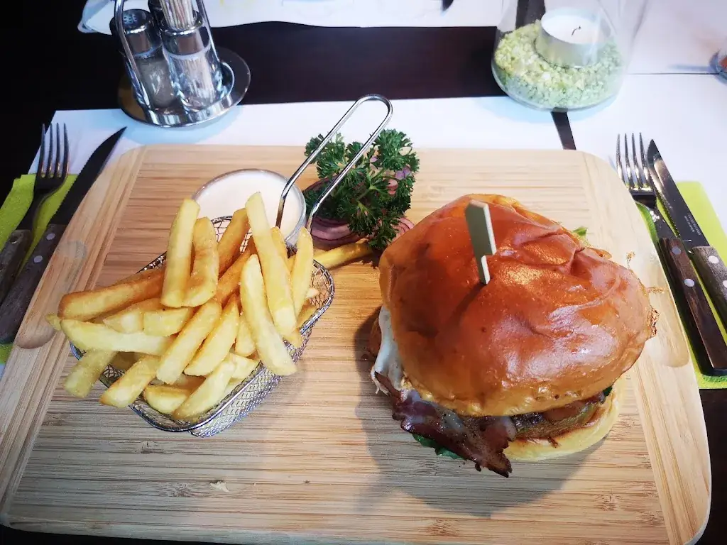 Menu_Pizzeria Bellaeva_Bairisch Kölldorf_image_5