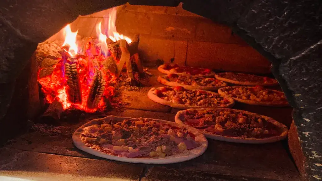 Pizzeria Bellaeva_Bairisch Kölldorf_slider_image_3