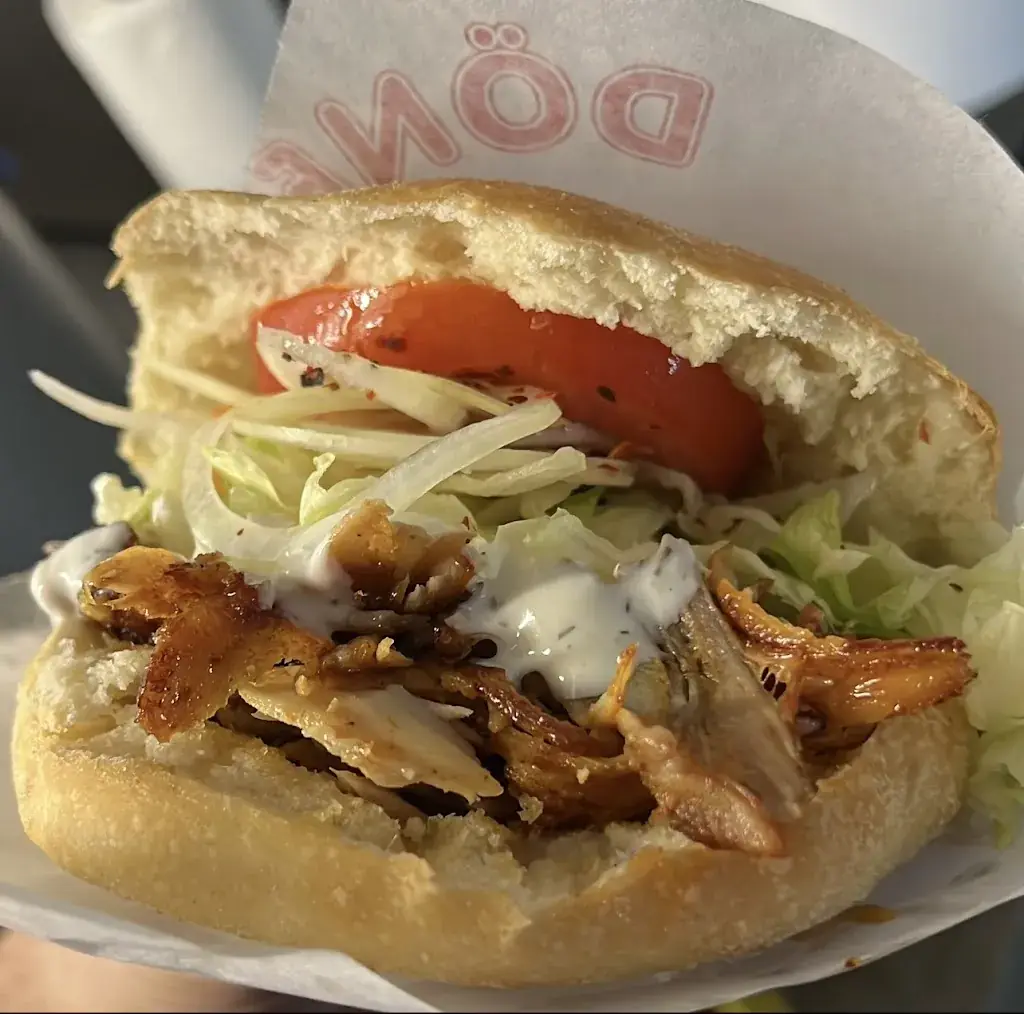 Muhammed Erkilic_Kebap & Pizza Haus Kaiser_Pöttsching_avis