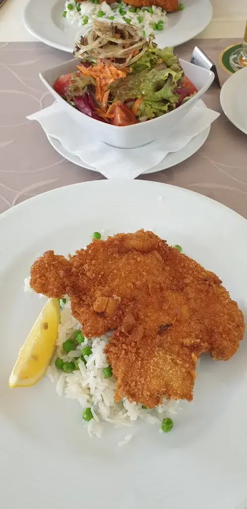 Christiane F_Wirt am Golfplatz_Bad Gleichenberg_review