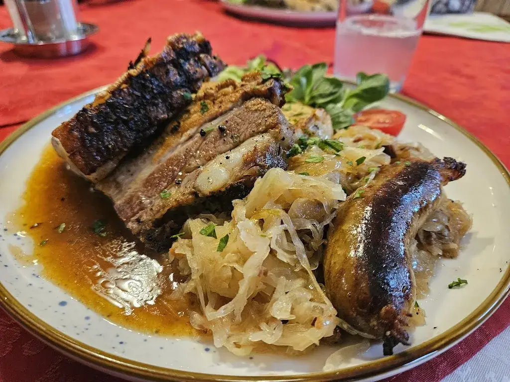 Stefan Franz Hofer_Gasthof Landseele_Baierdorf-Umgebung_avis