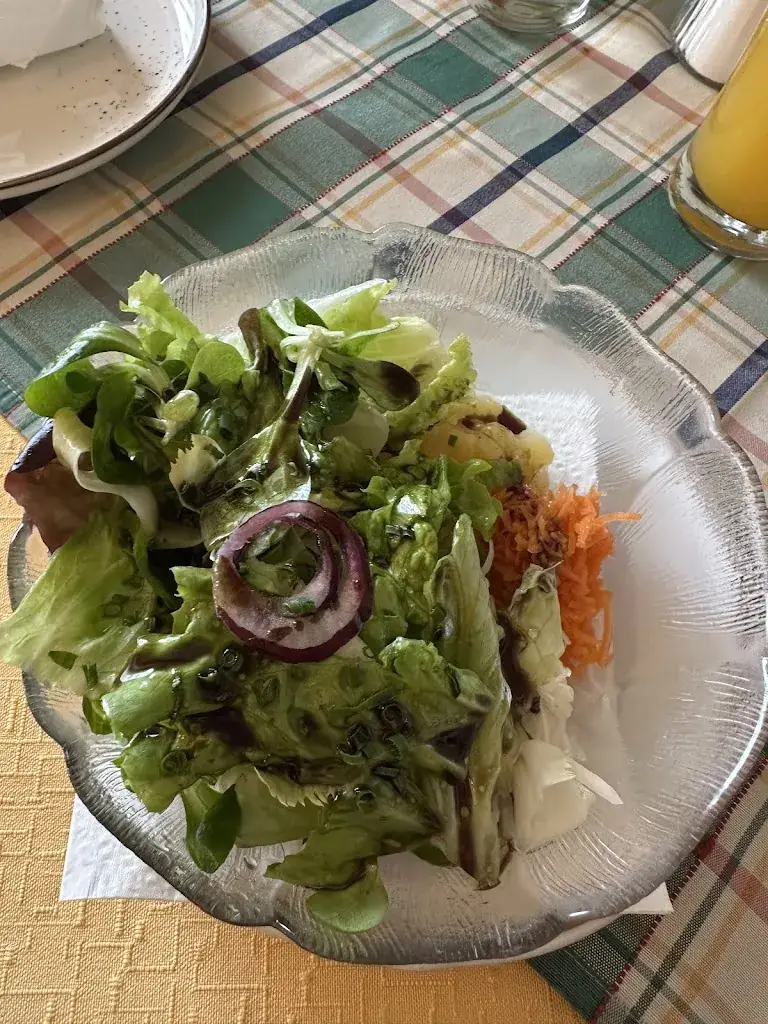 Annalena Lemke_Gasthaus Kreuzwirt_Baierdorf-Umgebung_avis