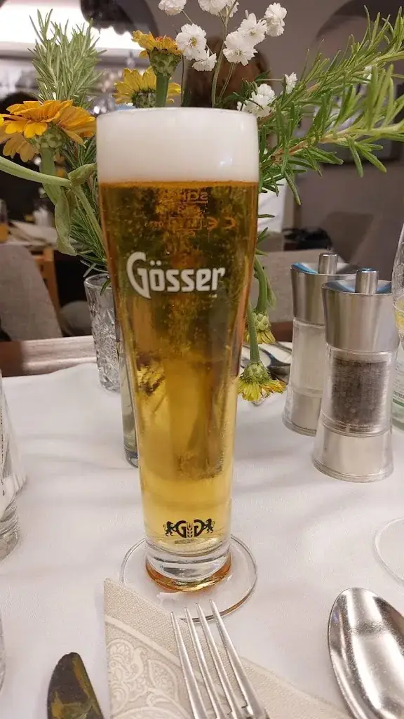 Kevin Rowan_Pfeiler's Bürgerstüberl - Hotel_Auersbach_avis