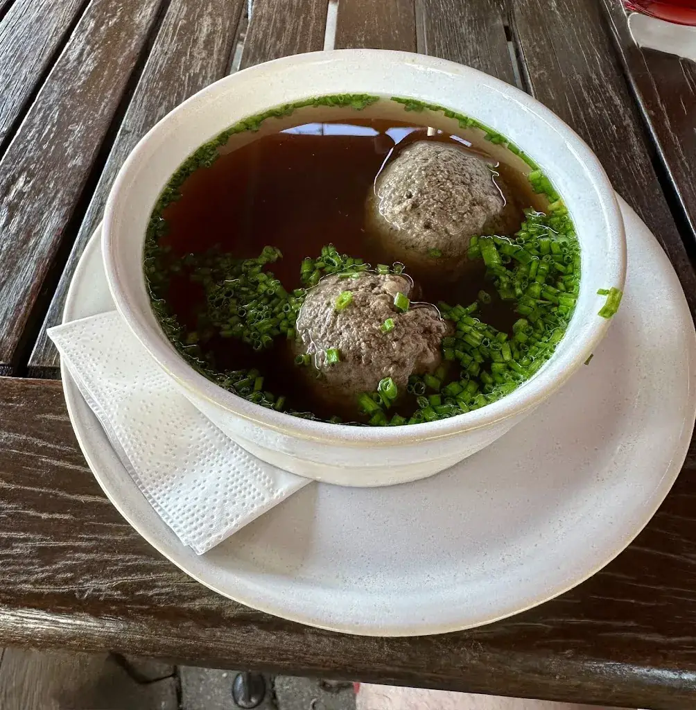 Tomáš Hulík_WIPPLs Hofbergstubn_Auersbach_recensione