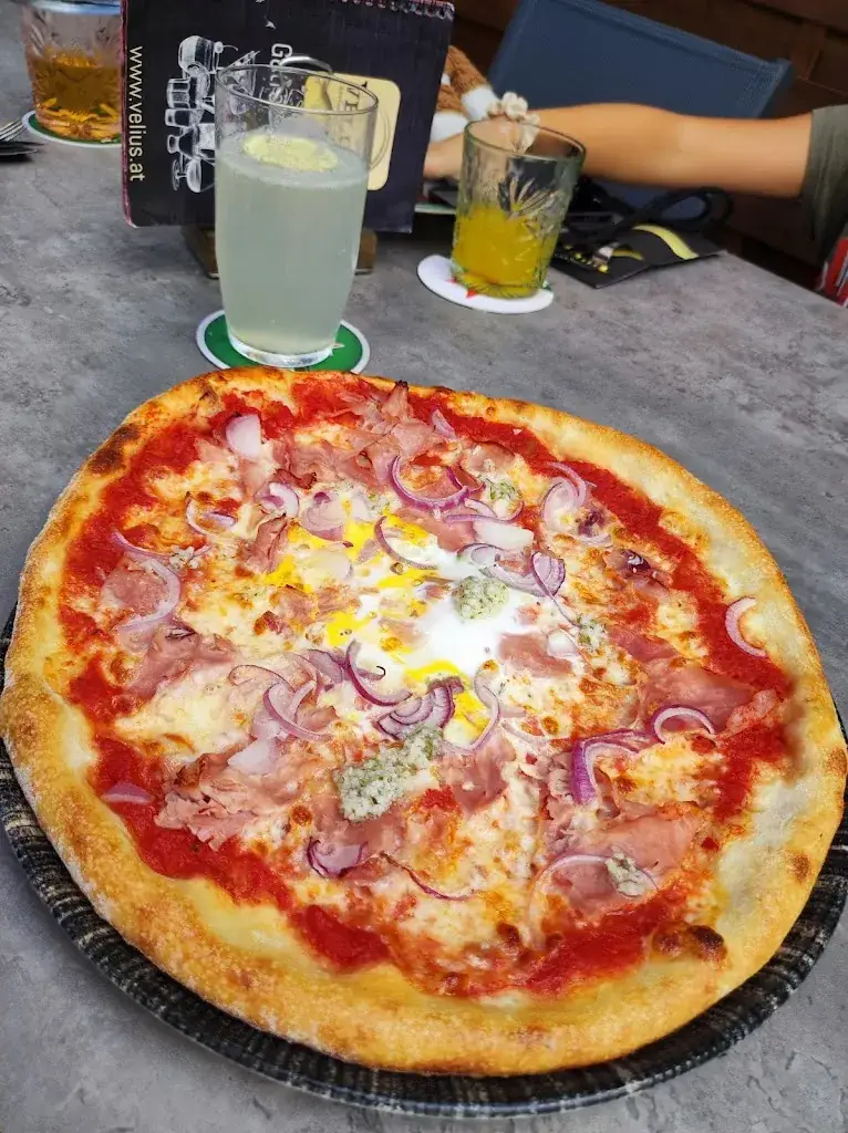Renate K._Velius Pizzeria Restaurant Bar_Auersbach_recensione
