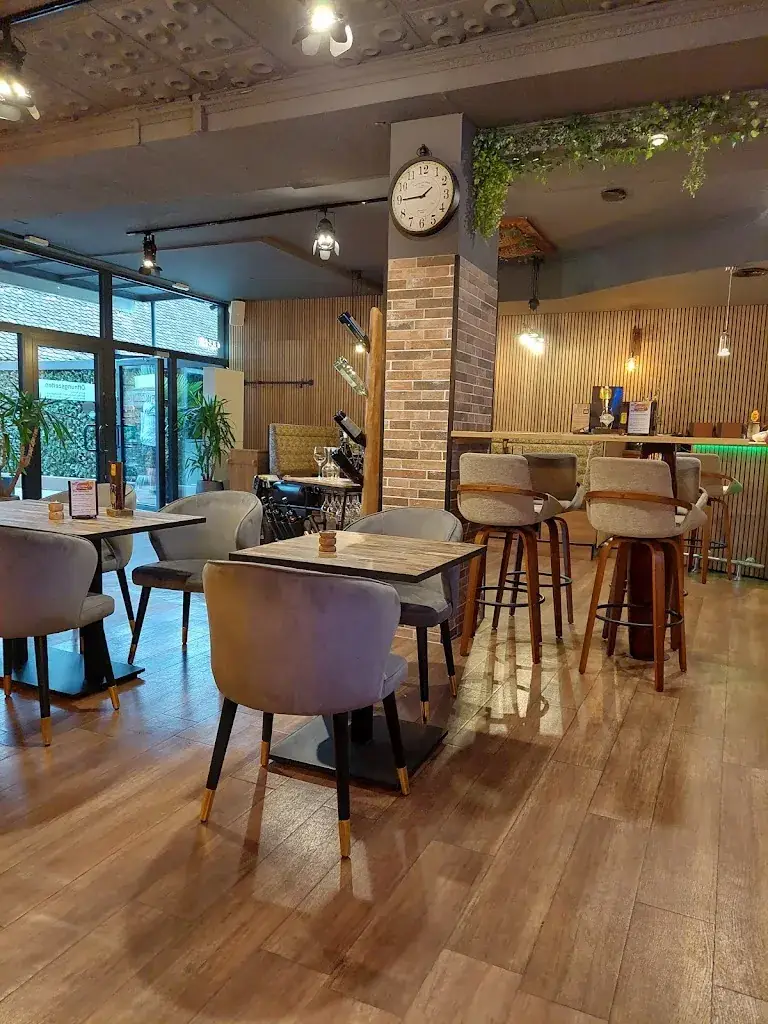 Velius Pizzeria Restaurant Bar restaurant in Auersbach