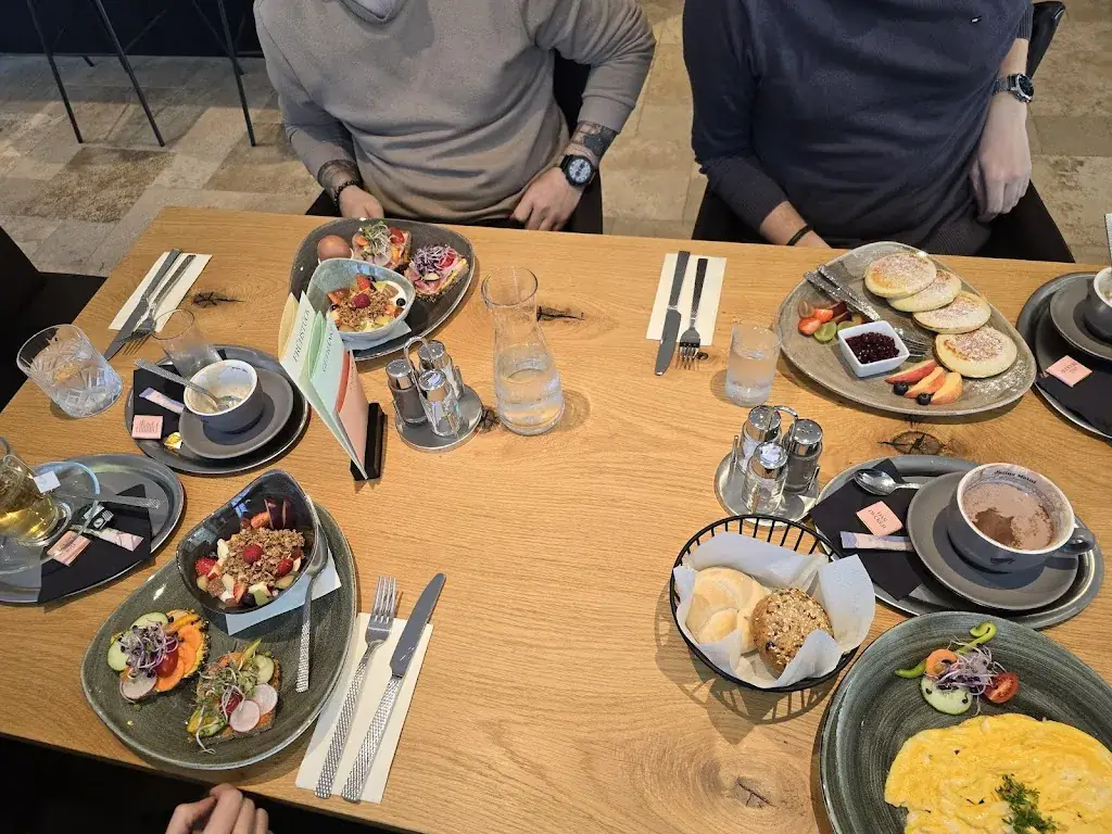 Markus Muster_Das Decker - Café / Konditorei / Frühstück / Pension_Auersbach_recensione