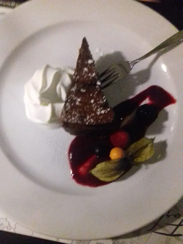 Ευστράτιος Τζιρτζιλάκης_Forhaus wine & restaurant_Brunn_review