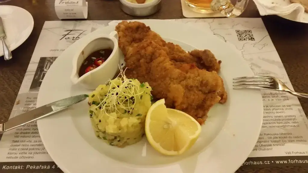 Maximilian Klug_Forhaus wine & restaurant_Brunn_review