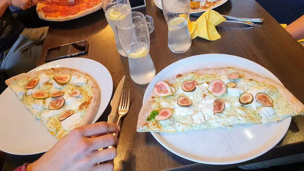 Sue Jo_Betulla della piazza - Café | Restaurant | Pizzeria_Birkfeld_review