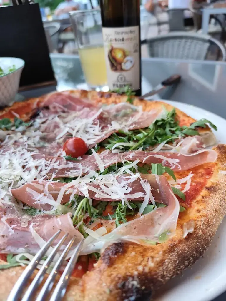 Jenő Pankovics_Café-Pizzeria Tafolli_Badersdorf_review