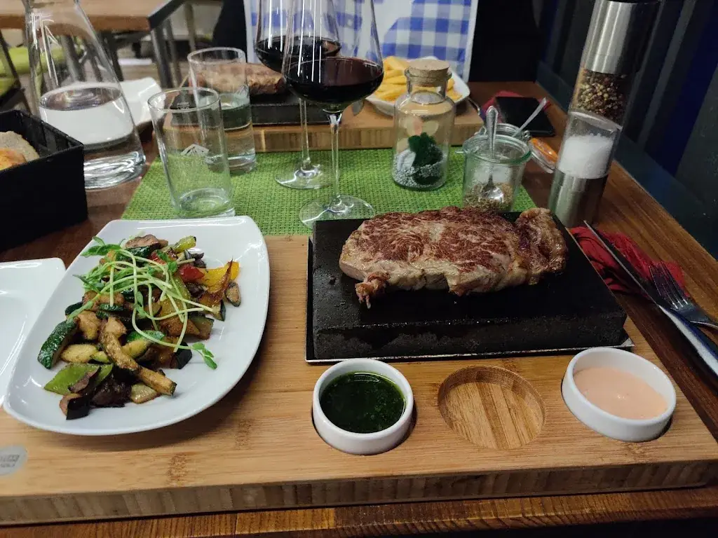 Niels Ovesen_die WEINEREI im Baderhaus_Bruck an der Mur_recensione