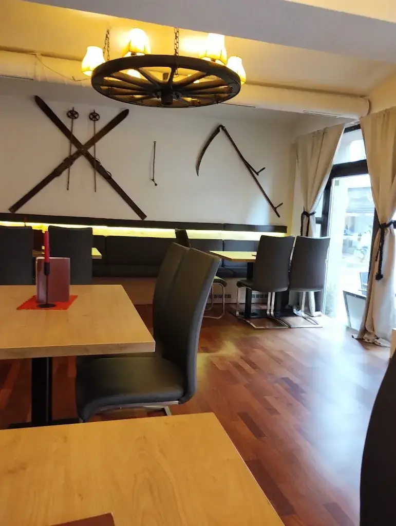 alla casa - Das Pizza-Wirtshaus_Bruck an der Mur_slider_image_1