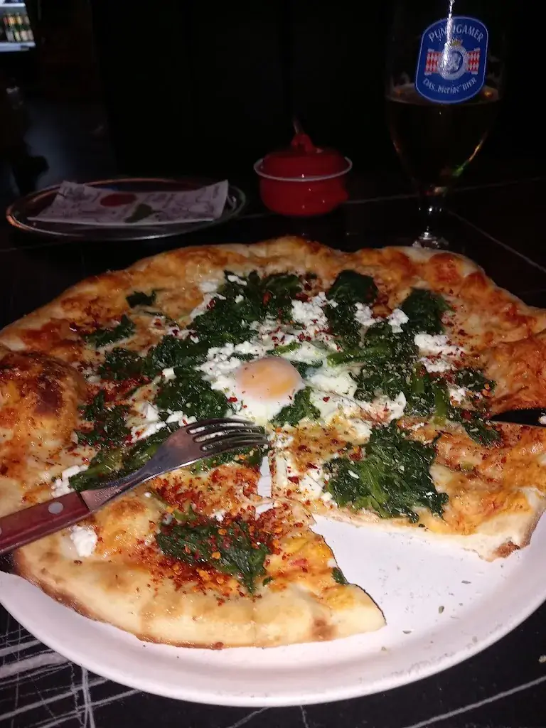 Martin Riedlinger_Pizzeria Tiffany_Rechnitz_recensione