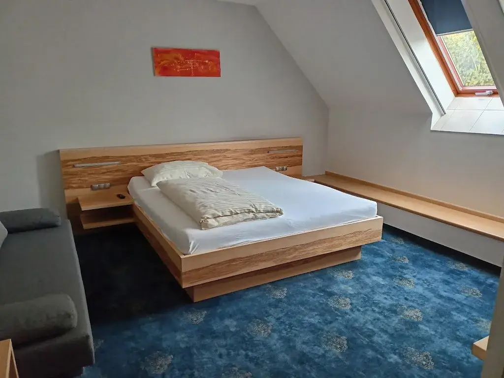 Ivana Duffová - Tezcan_Gasthof Zum Lindenhof_Bad Radkersburg_review