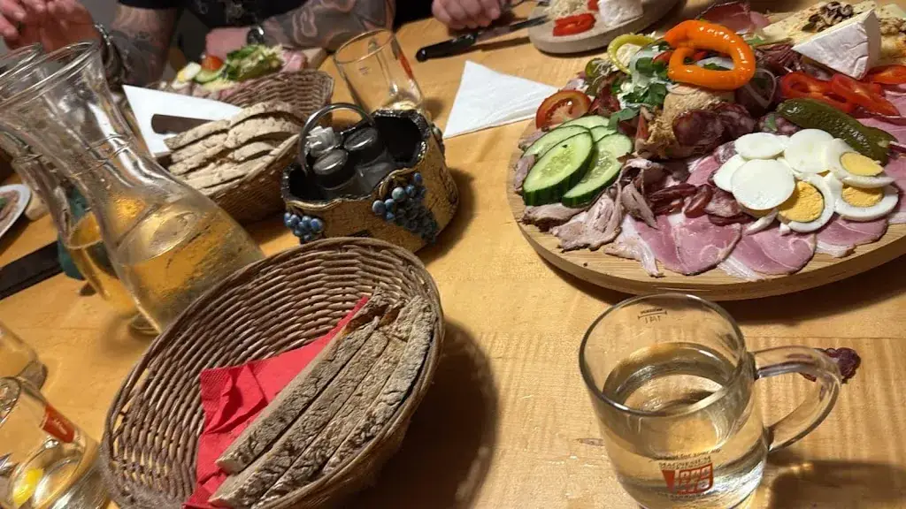 Michi V_Thermenschenke u Buschenschank Laller_Bad Radkersburg_review