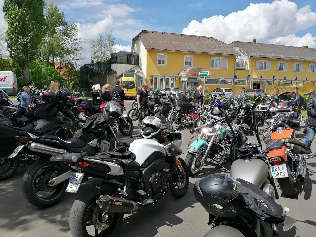 Heimo Bogdan_Eck Cafe_Bad Radkersburg_review