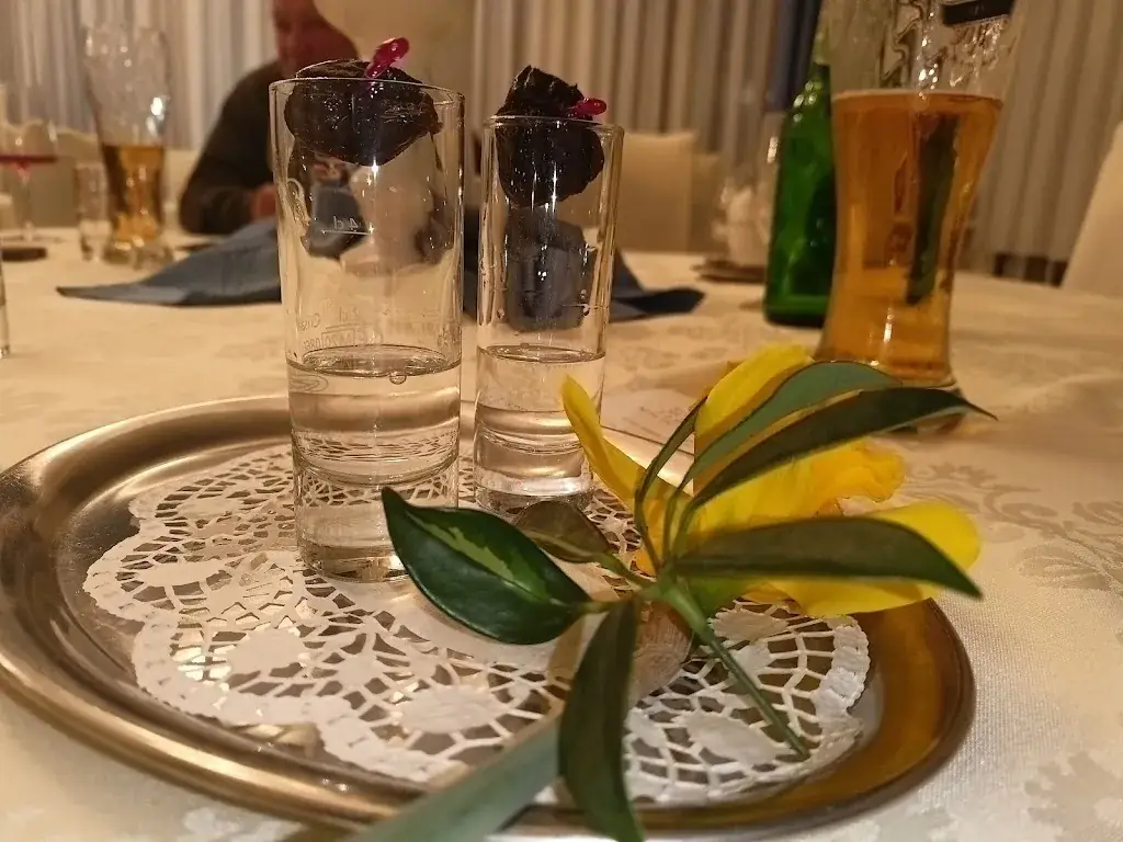 Ivana Duffová - Tezcan_