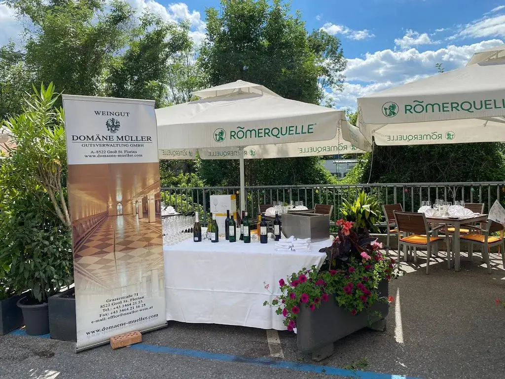 Schicker Restaurant - Catering - Vinothek - Café - Rösterei_Deuchendorf_slider_image_1