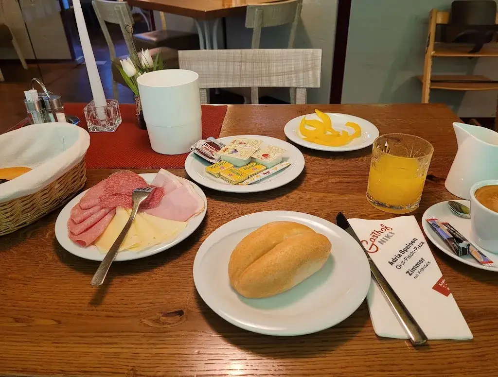 Madeleine Jäger_Gasthof Niki_Deuchendorf_avis